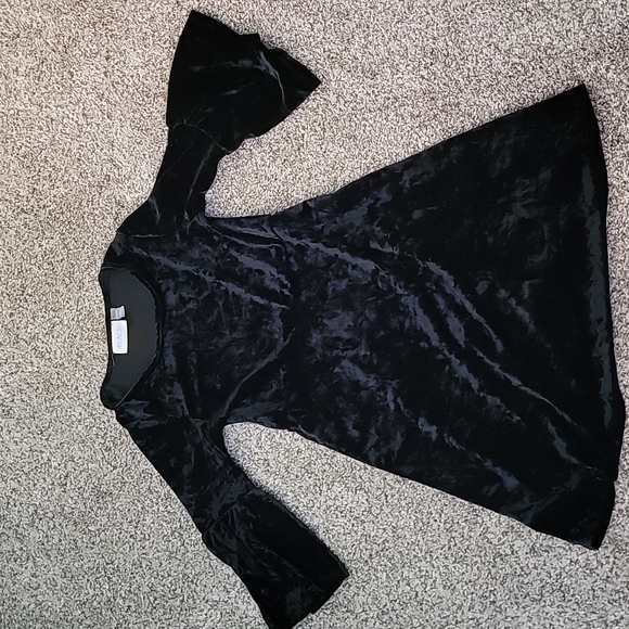 Crushed boho velvet bell sleeved girls dress
